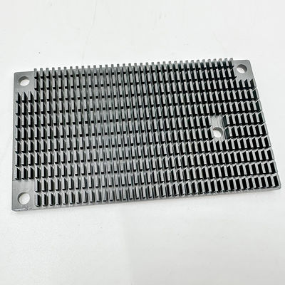 고 정밀도 CNC 기계가공 부분은 슬롯 알루미늄 전력 증폭기 열흡수원을 검게합니다