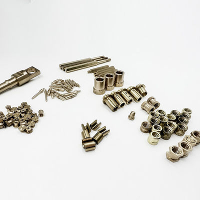 주문 제작된 놋쇠 스크루 / 놋쇠 CNC는 부분 0.01mm-0.05mm 허용한도를 돌렸습니다