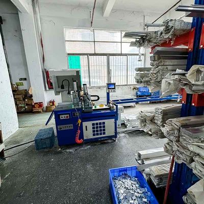 맞춤형 알루미온 히트 싱크 자동차 CNC 가공 부품 OEM