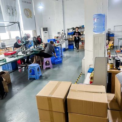 맞춤형 알루미온 히트 싱크 자동차 CNC 가공 부품 OEM